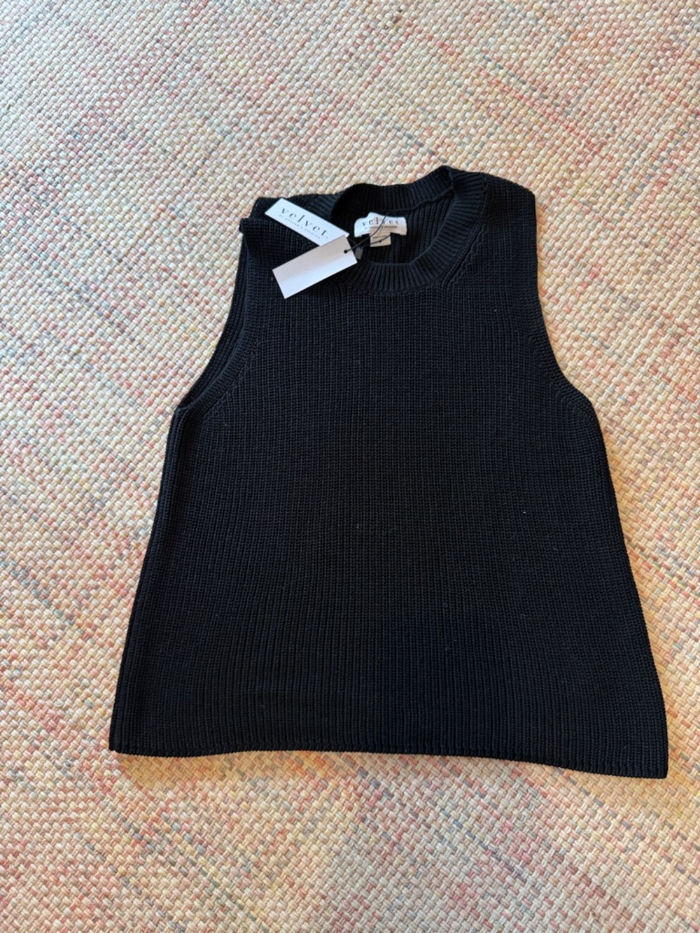 Velvet by Graham & Spencer Black Sleeveless Crew Neck Knit Sweater
